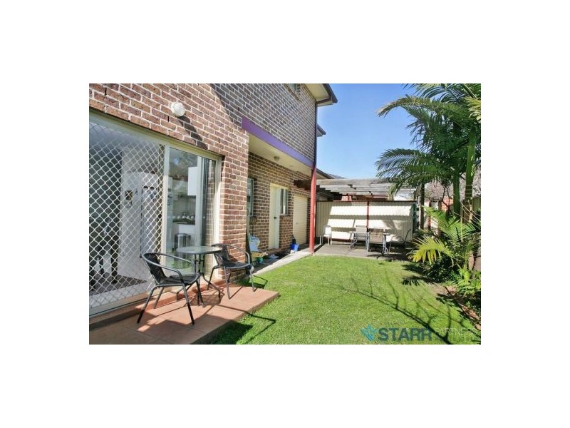 2/22 Park Street, Merrylands NSW 2160