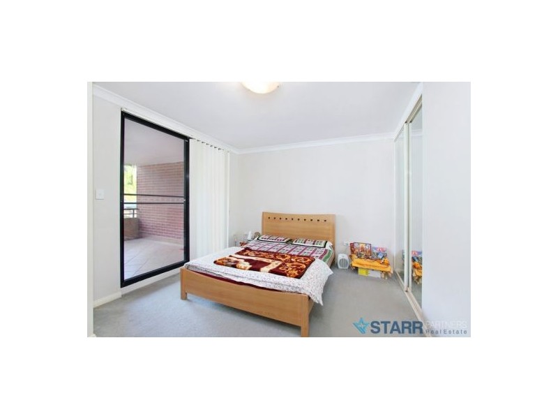 2/62 Fullagar Road, Wentworthville NSW 2145