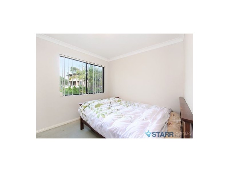 2/62 Fullagar Road, Wentworthville NSW 2145