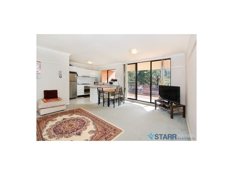 2/62 Fullagar Road, Wentworthville NSW 2145