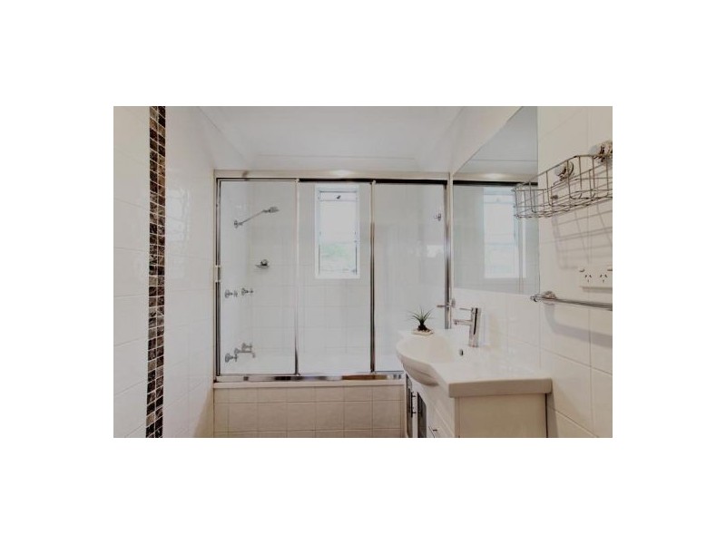 4 The Esplanade, Guildford NSW 2161