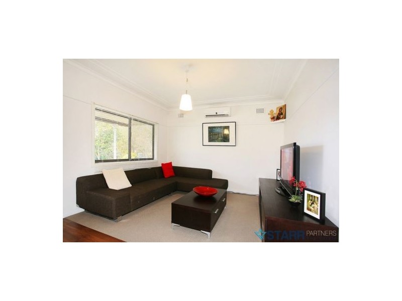 17 Renfrew Street, Guildford NSW 2161