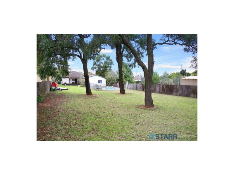 17 Renfrew Street, Guildford NSW 2161