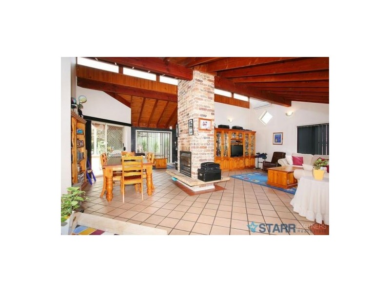 2/114 Betts Road, Woodpark NSW 2164