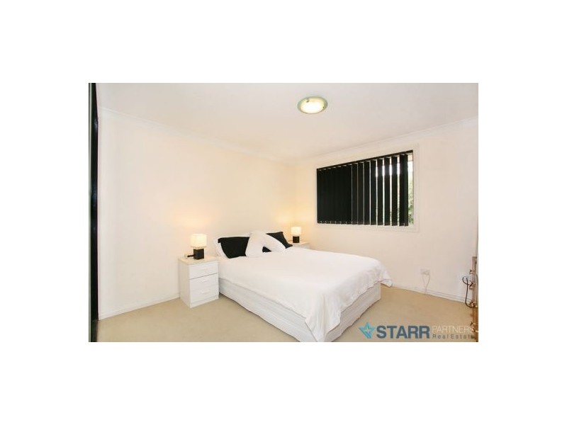 2/114 Betts Road, Woodpark NSW 2164