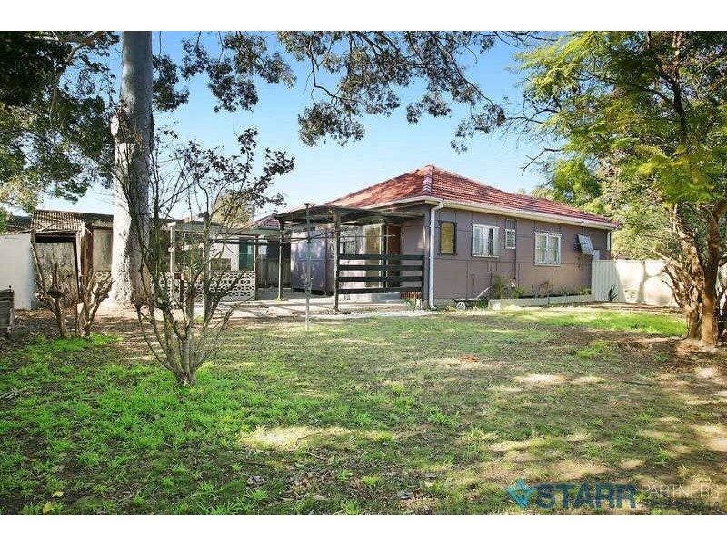33  MOUNTFORD AVENUE, Guildford NSW 2161