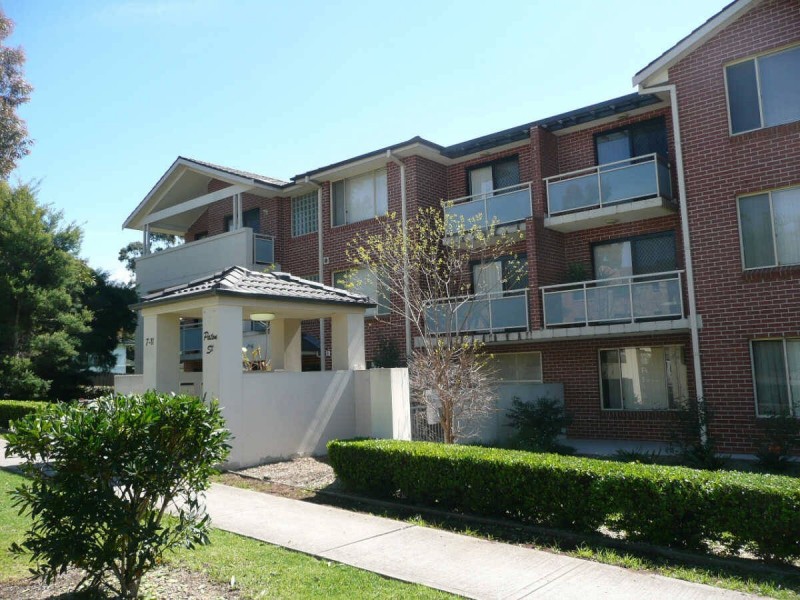 6/7  PATON STREET, Merrylands NSW 2160
