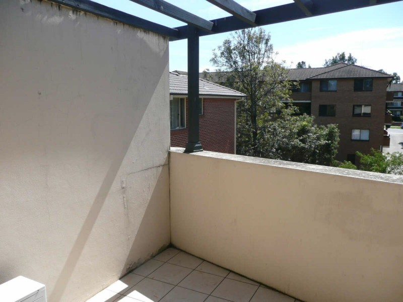 6/7  PATON STREET, Merrylands NSW 2160