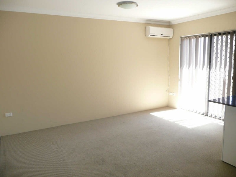 6/7  PATON STREET, Merrylands NSW 2160