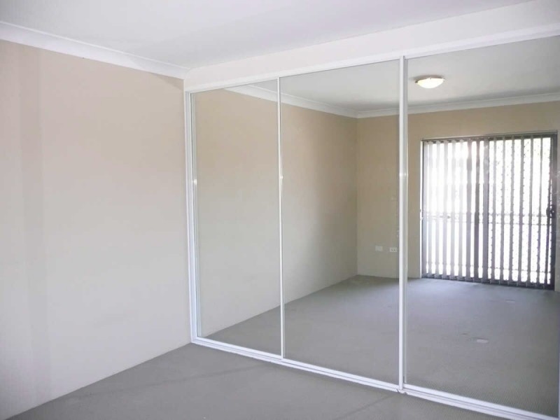 6/7  PATON STREET, Merrylands NSW 2160