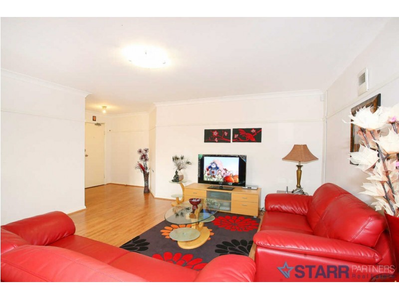 25/23  OXFORD STREET, Merrylands NSW 2160