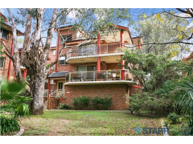 25/23  OXFORD STREET, Merrylands NSW 2160