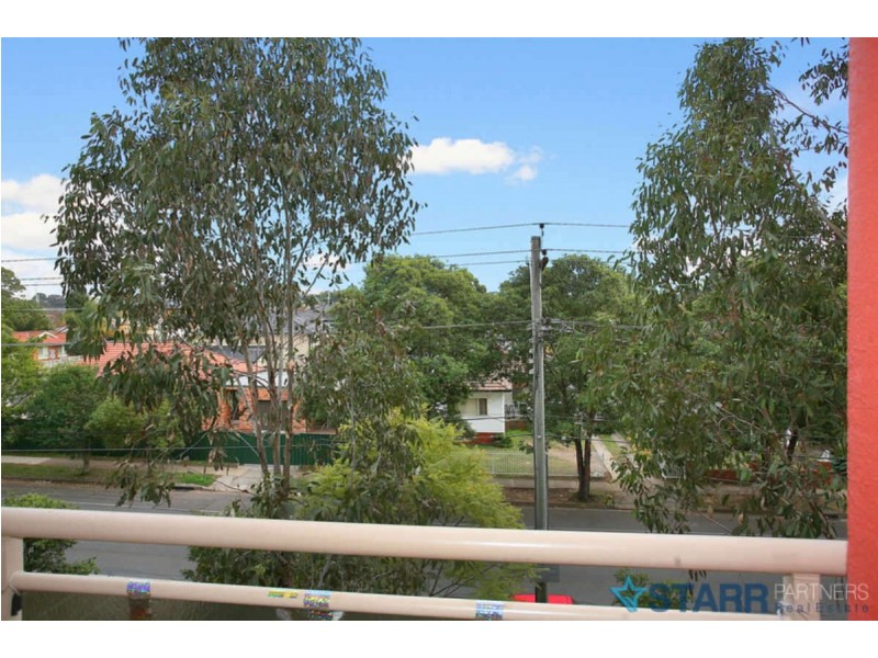 25/23  OXFORD STREET, Merrylands NSW 2160