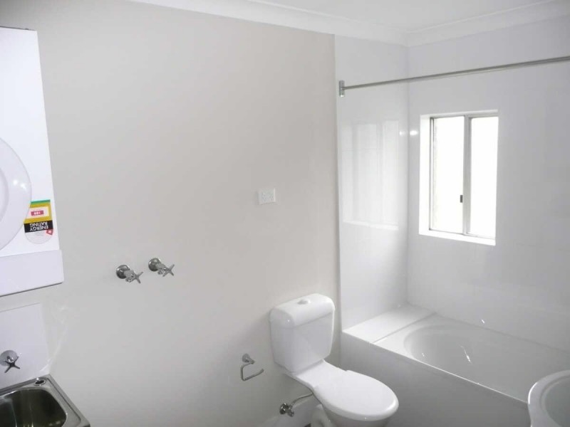 22/18  OXFORD STREET, Merrylands NSW 2160