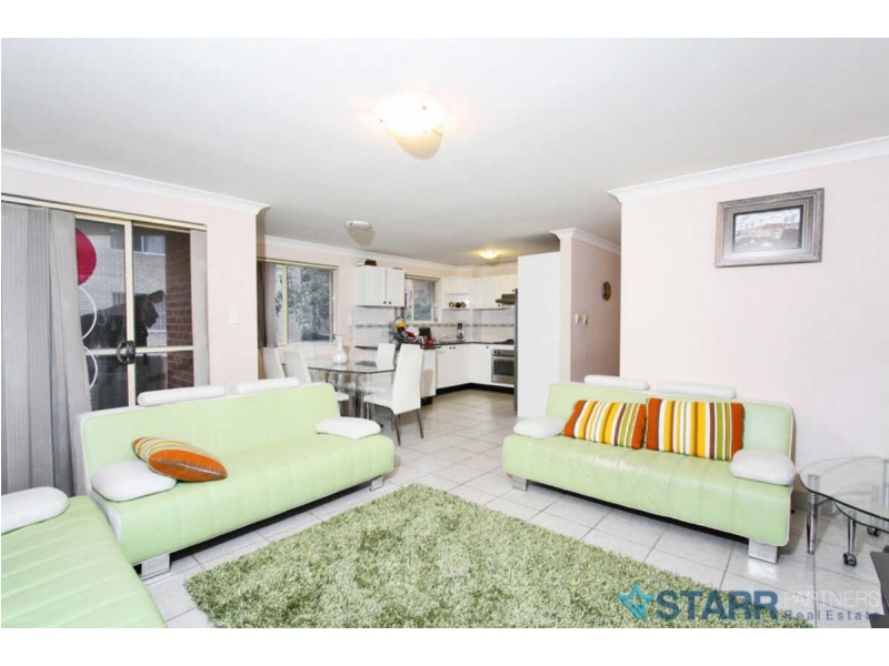 8/9  OXFORD STREET, Merrylands NSW 2160
