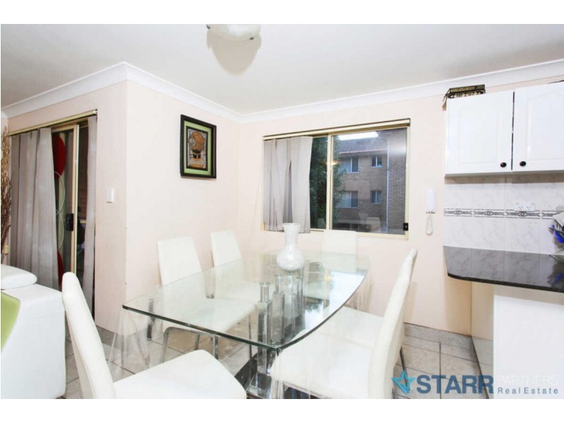 8/9  OXFORD STREET, Merrylands NSW 2160