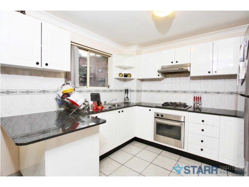 8/9  OXFORD STREET, Merrylands NSW 2160
