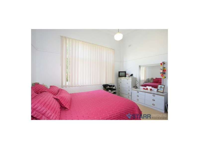 17 Queen Street, Guildford NSW 2161