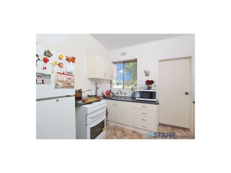 6/11 Birmingham Street, Merrylands NSW 2160