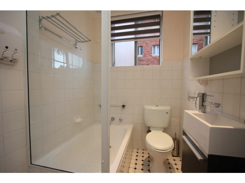 01/04  CALLIOPE STREET, Guildford NSW 2161