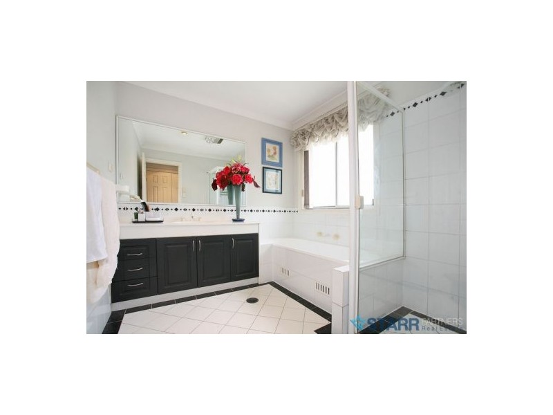 6 Tathira Crescent, Merrylands NSW 2160