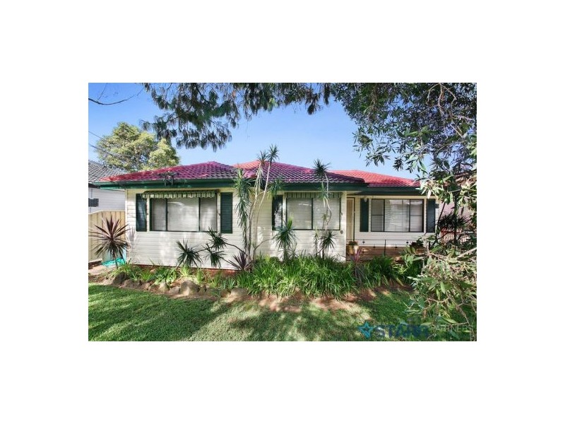 8 Braeside Road, Greystanes NSW 2145