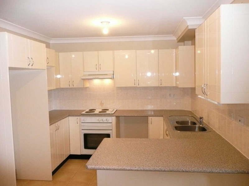 4/6  PATON STREET, Merrylands NSW 2160