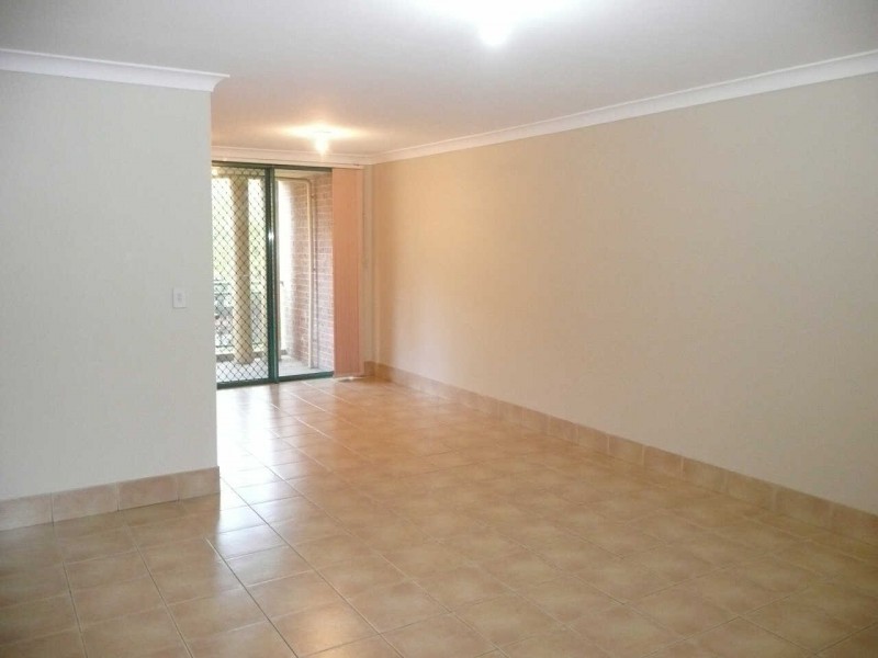 4/6  PATON STREET, Merrylands NSW 2160