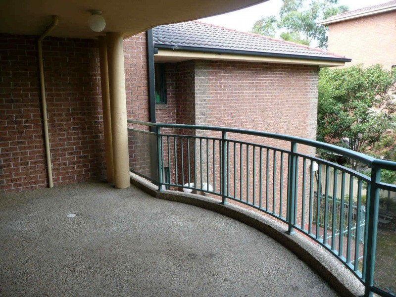 4/6  PATON STREET, Merrylands NSW 2160