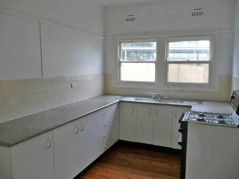 16  ROBILLIARD STREET, Mays Hill NSW 2145