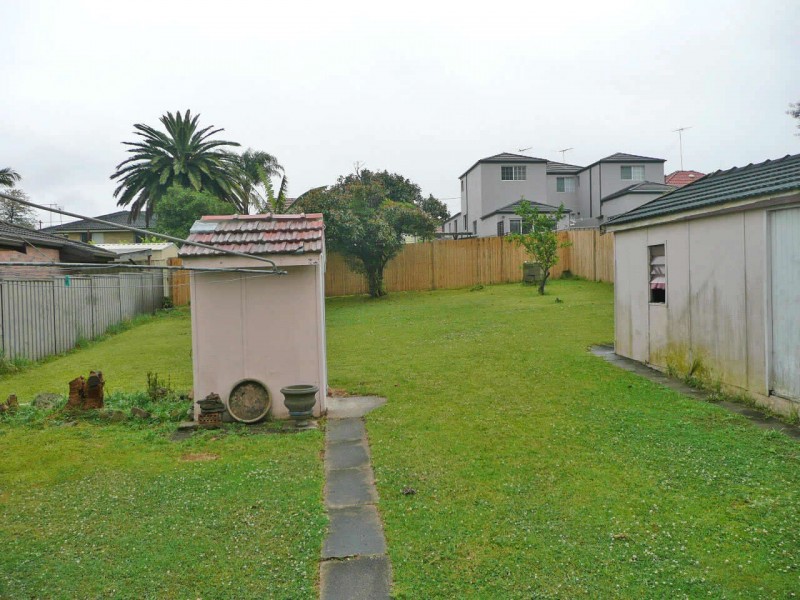 16  ROBILLIARD STREET, Mays Hill NSW 2145