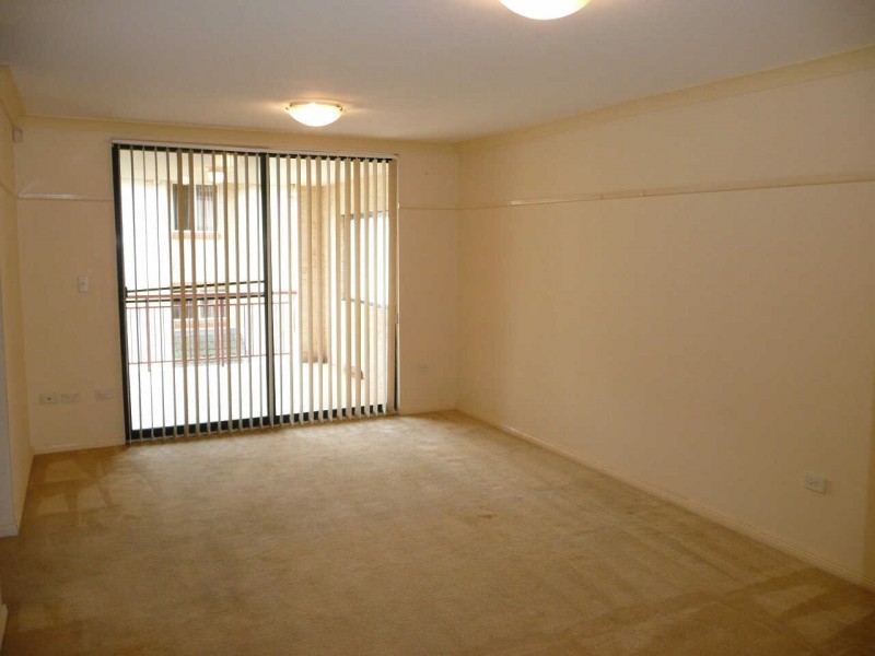 18/2  KANE STREET, Guildford NSW 2161