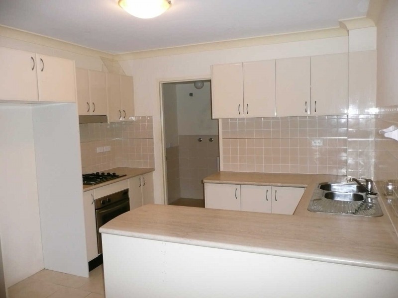 18/2  KANE STREET, Guildford NSW 2161