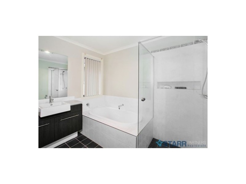 14 Grazier Circuit, Pemulwuy NSW 2145