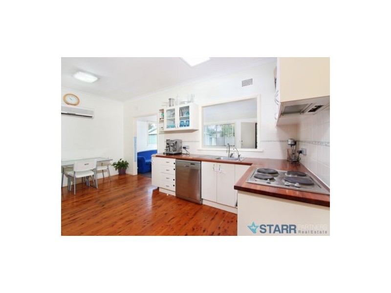 11 Oklahoma Avenue, Toongabbie NSW 2146