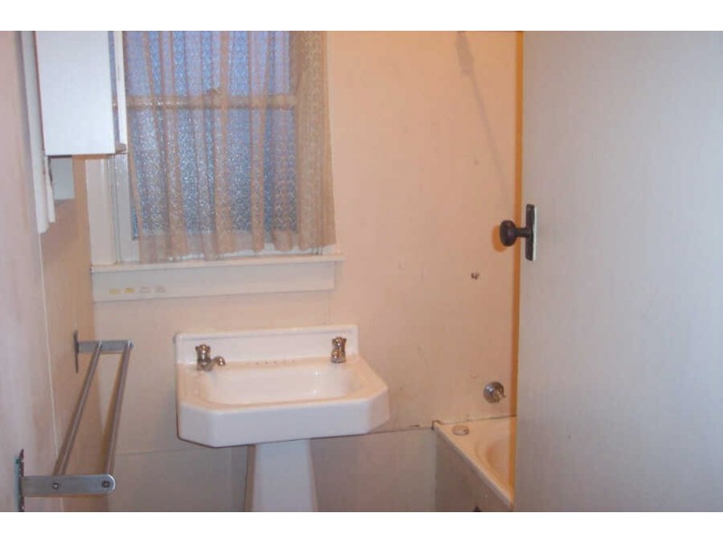 66  BALLANDELLA ROAD, Toongabbie NSW 2146