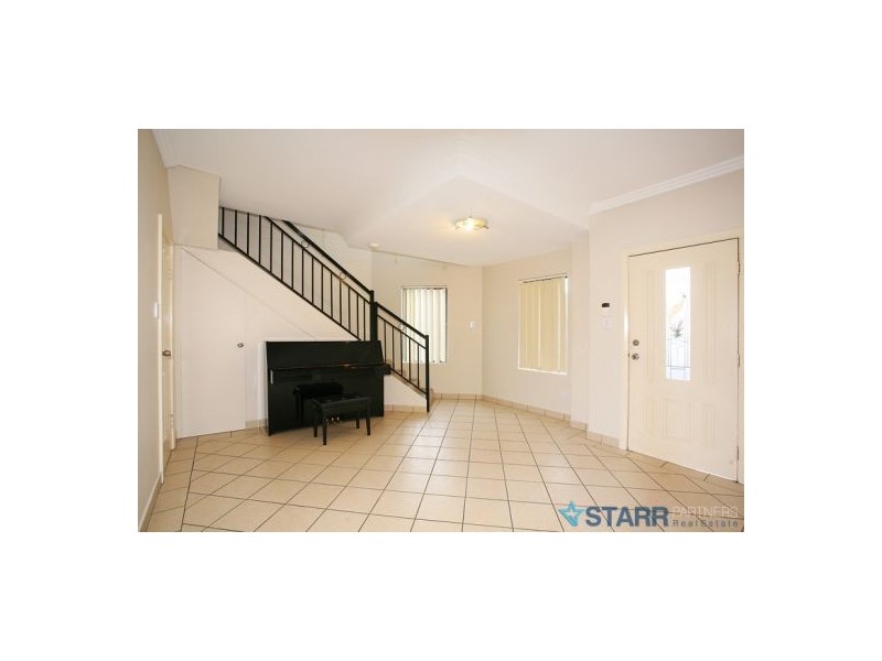 2/7 Park Street, Merrylands NSW 2160