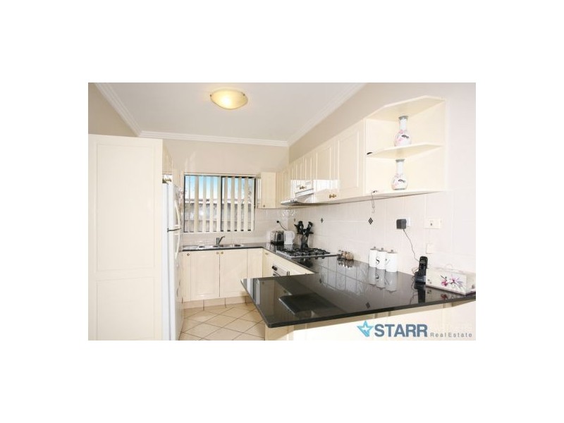 2/7 Park Street, Merrylands NSW 2160