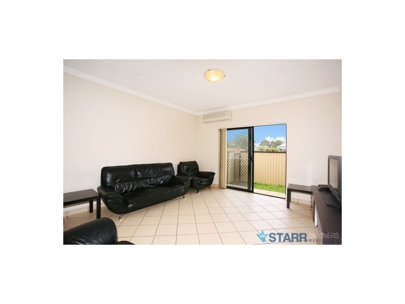 2/7 Park Street, Merrylands NSW 2160