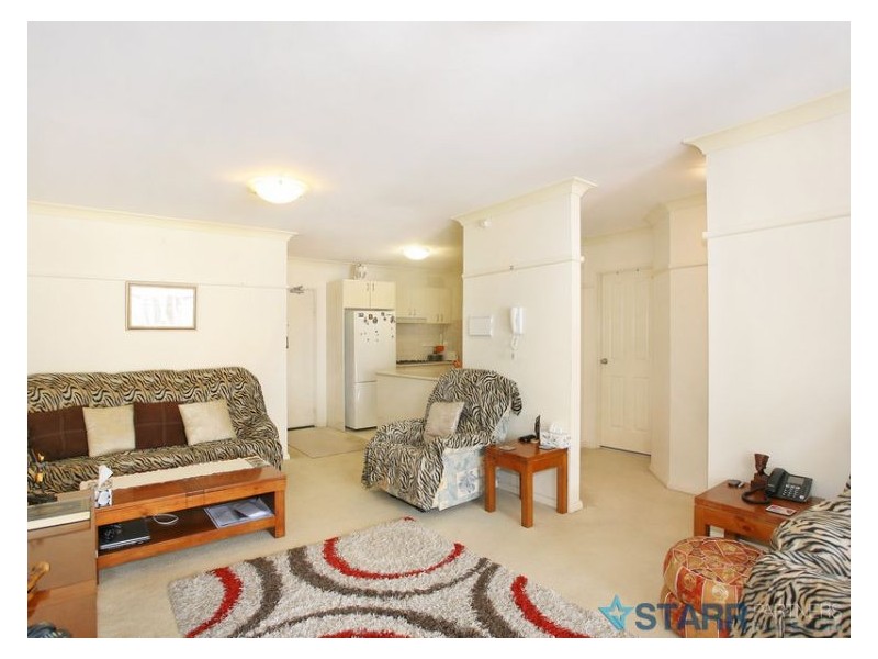 18/2-4 Kane Street, Guildford NSW 2161