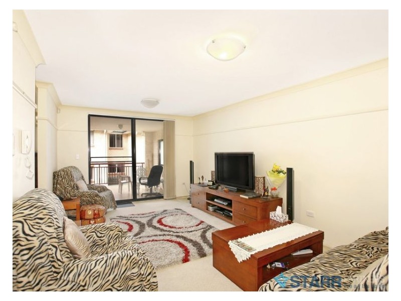 18/2-4 Kane Street, Guildford NSW 2161