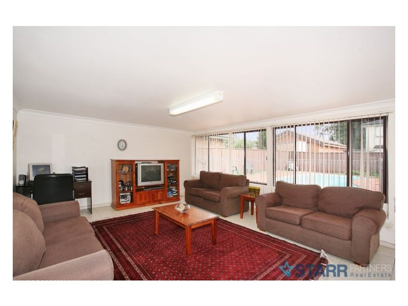 20 Greenmeadows Crescent, Toongabbie NSW 2146