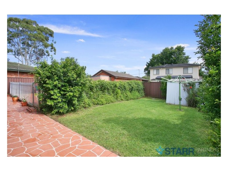 20 Greenmeadows Crescent, Toongabbie NSW 2146