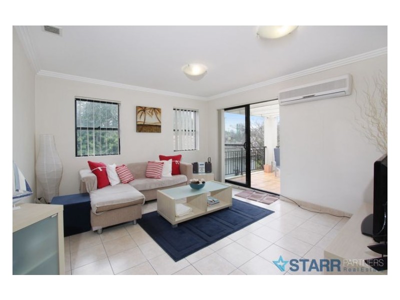 23/10-12 Murray Street, Northmead NSW 2152