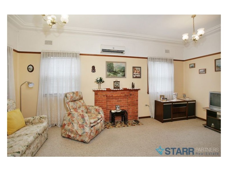 8 Desmond Street, Merrylands NSW 2160