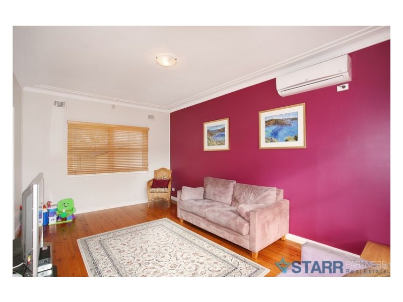 33 Sandra Street, Woodpark NSW 2164