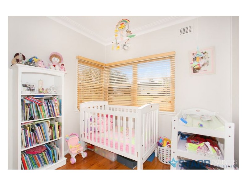 33 Sandra Street, Woodpark NSW 2164