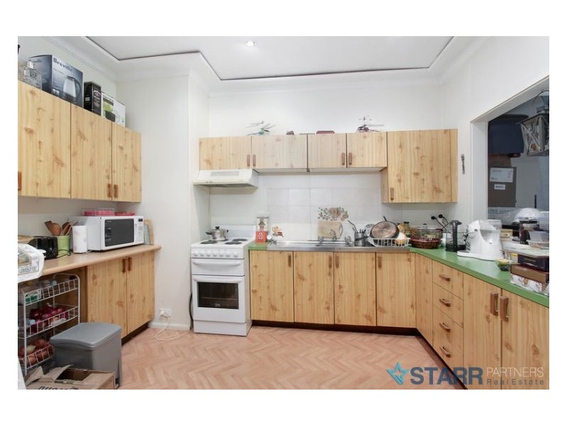 8 Serpentine Street, Merrylands NSW 2160