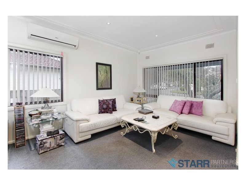 8 Serpentine Street, Merrylands NSW 2160