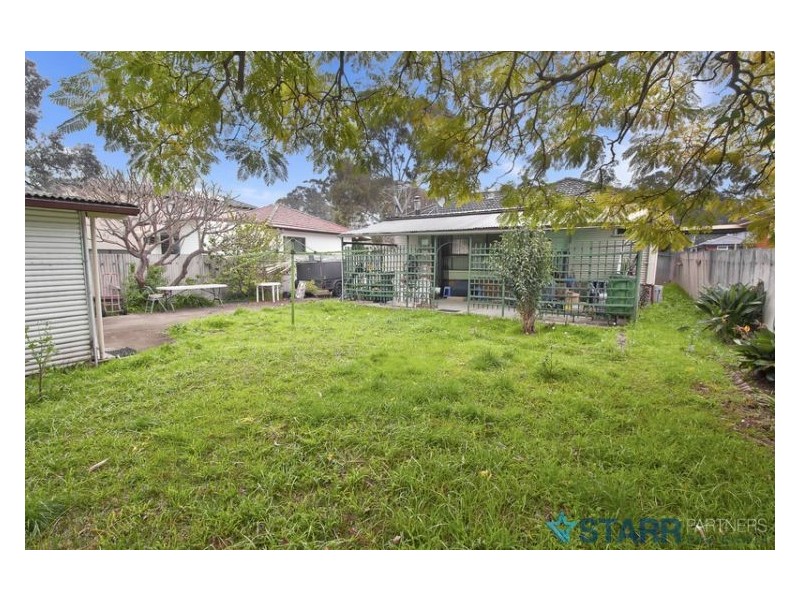 8 Serpentine Street, Merrylands NSW 2160